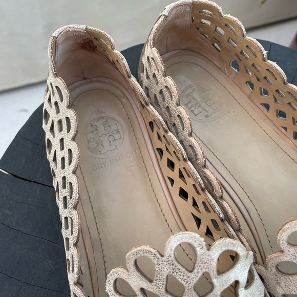 tory burch fiona laser cut smoking slippers in platinum - Picture 9 of 14
